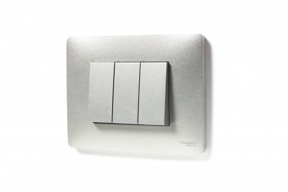 UNICA MODULAR рамка 3-модульная, алюминий